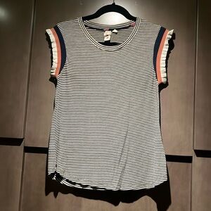 Dolan Left Coast Collection Women’s fitted top, small, from Anthropologie 💙🤎.